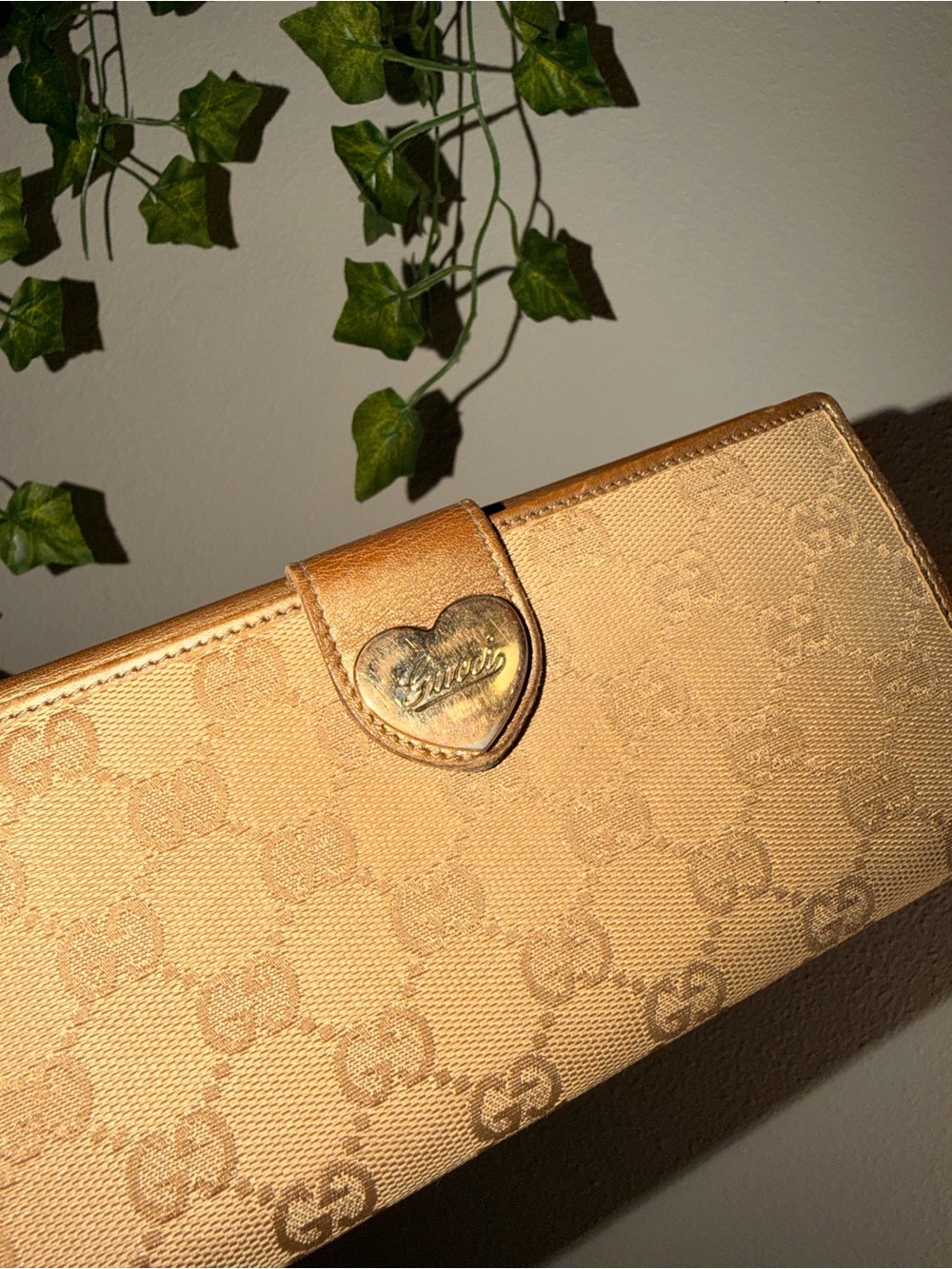 Gucci Beige Signature Continental Wallet - Picture 7 of 7